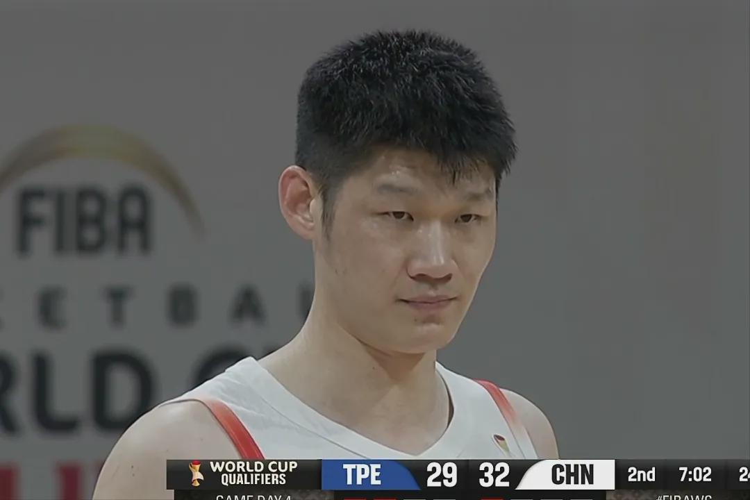 开云体育下载-中国男篮：奇兵19分5记三分，李弘权独一档+21，陈盈骏空砍26分